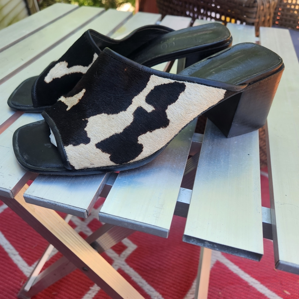 Franco Sarto 🐄 Cow/Calf hair Open toe sandals 🖤🤍🖤 8.5